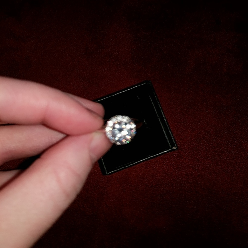 Ring size 8 - Picture 4 of 4